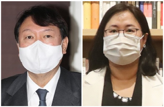 윤석열(왼쪽) 국민의힘 대선 후보와 권경애 변호사. 연합뉴스